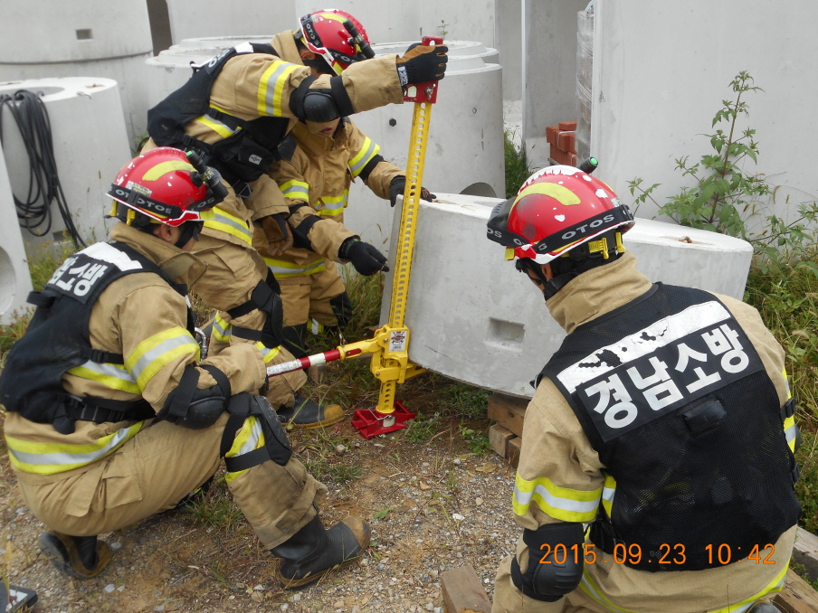 김해동부소방서, 중량물 인양 및 하중 안전화 훈련